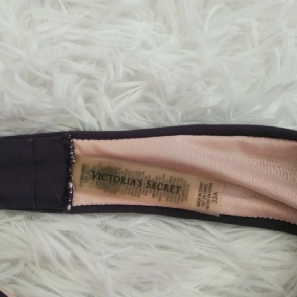 Victoria secret Swim top size 32A - Picture 2 of 6